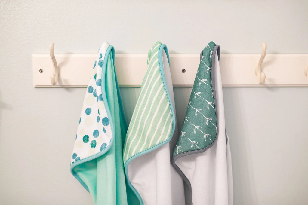 Green Dot Hooded Towel Set